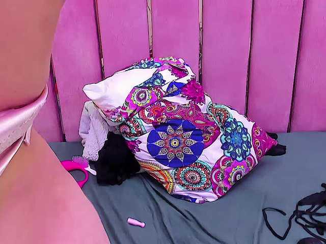 DulceeCherry's BongaCams show and profile