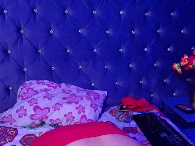 DulceeCherry webcam