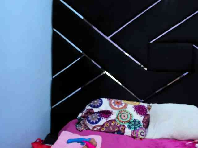 DulceeCherry Live Webcam on BongaCams