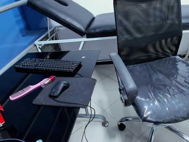 LeilaSmith's BongaCams show and profile