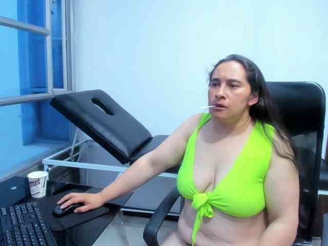 LeilaSmith Live Webcam on BongaCams