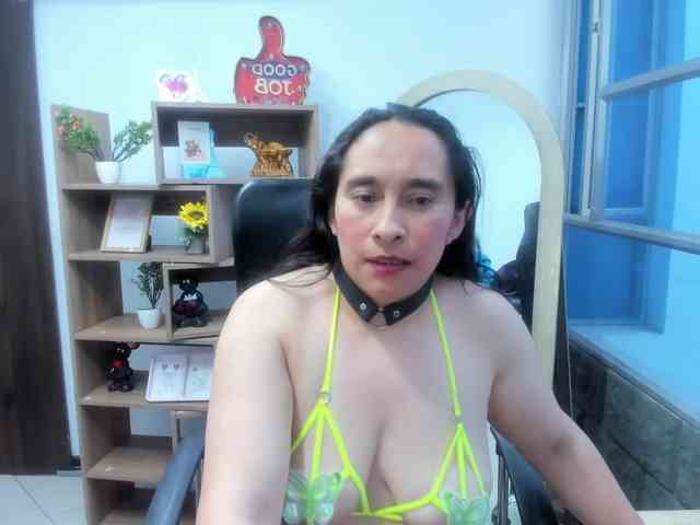 LeilaSmith LeilaSmith