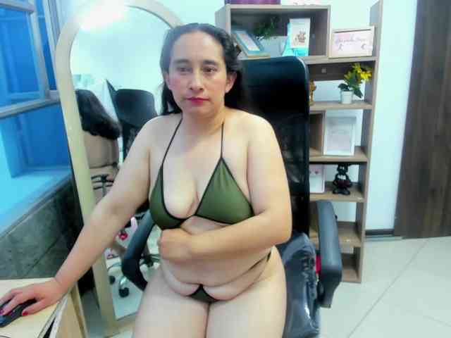 LeilaSmith webcam