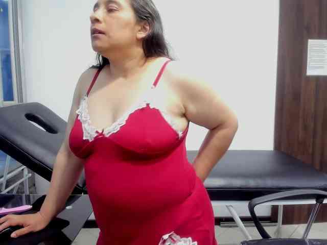 LeilaSmith LeilaSmith