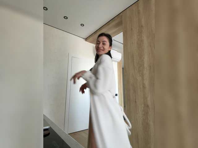 LunaDesire's BongaCams show and profile