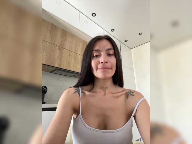 LunaDesire's BongaCams show and profile