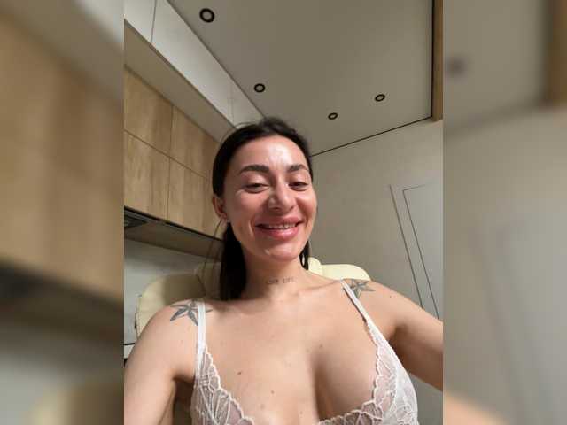 Lunadesire — Daily goal @total --- when achieved, a special mood and a surprise.Still need to collect @remain