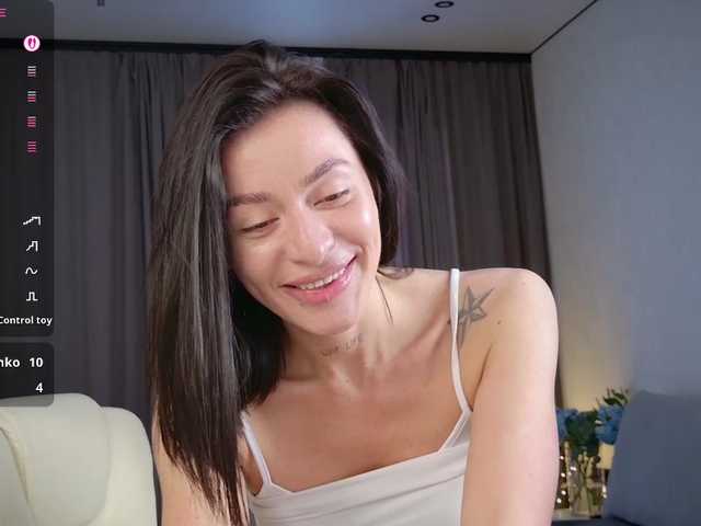 LunaDesire's BongaCams show and profile