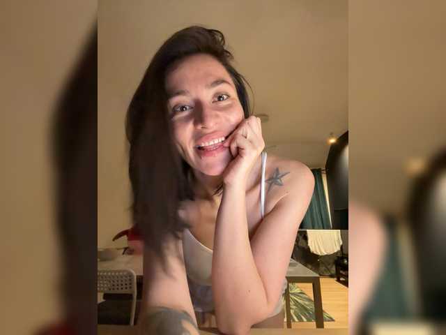 LunaDesire's BongaCams show and profile