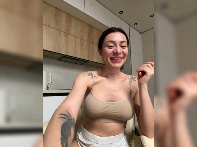 LunaDesire's BongaCams show and profile