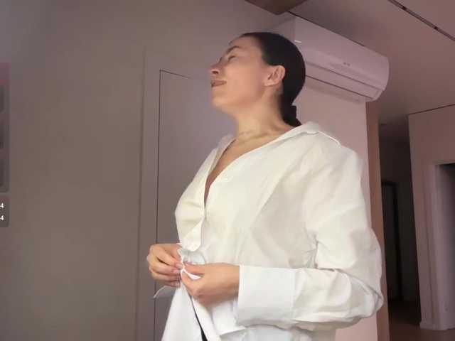 LunaDesire's BongaCams show and profile