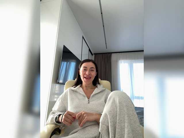 LunaDesire's BongaCams show and profile