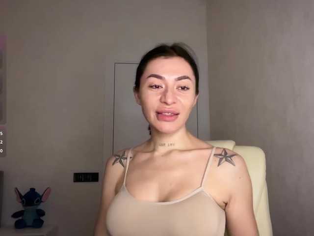 LunaDesire's BongaCams show and profile