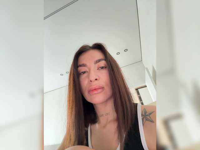 LunaDesire's BongaCams show and profile