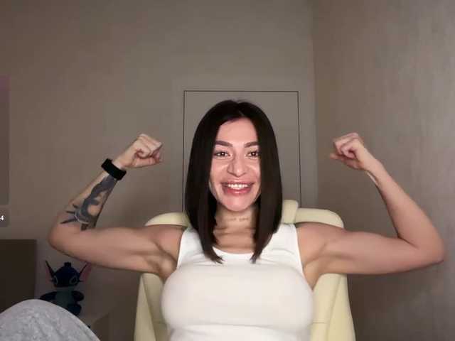 LunaDesire's BongaCams show and profile