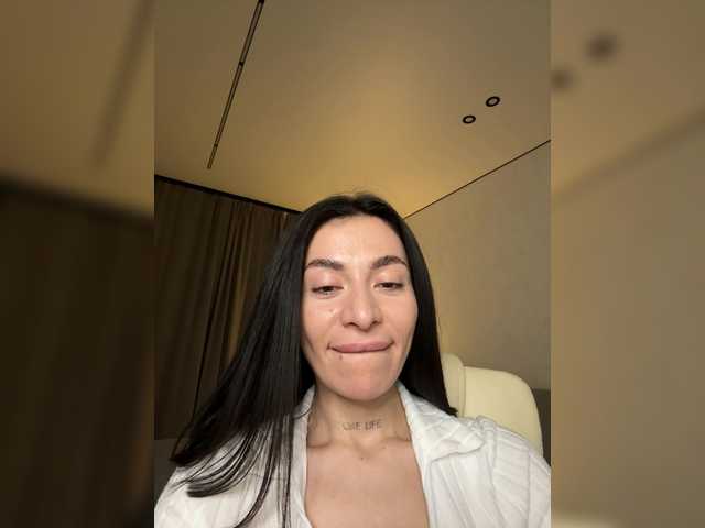 BongaCams Lunadesire is Freechat Lunadesire — Daily goal @total --- when achieved, a special mood and a surprise.Still need to collect @remain