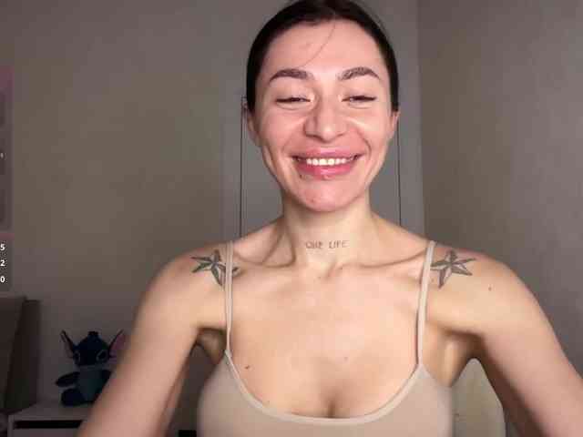 LunaDesire Live Webcam on BongaCams