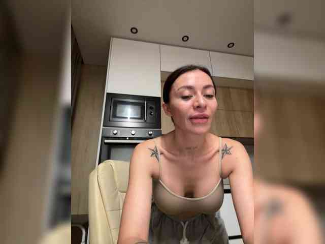 LunaDesire Live Webcam on BongaCams