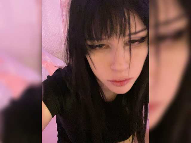 emog1rl's BongaCams show and profile