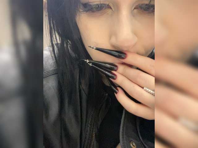 emog1rl's BongaCams show and profile