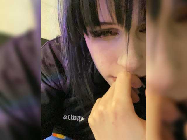 emog1rl's BongaCams show and profile