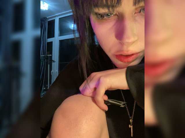 emog1rl's BongaCams show and profile