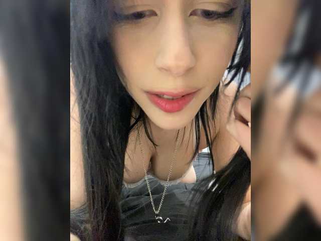 emog1rl's BongaCams show and profile