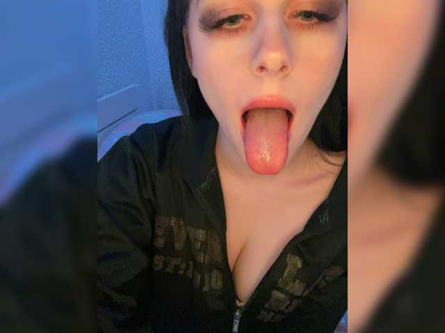 emog1rl's BongaCams show and profile