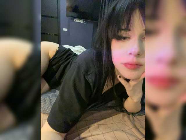 emog1rl's BongaCams show and profile