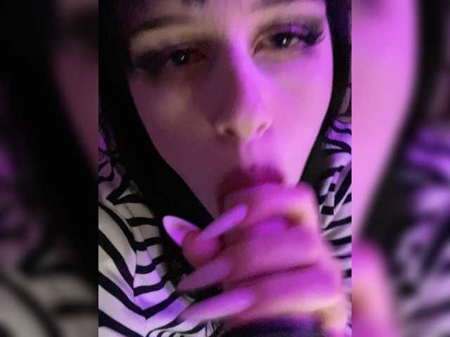 emog1rl's BongaCams show and profile