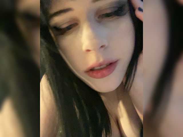 emog1rl's BongaCams show and profile