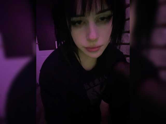 emog1rl's BongaCams show and profile