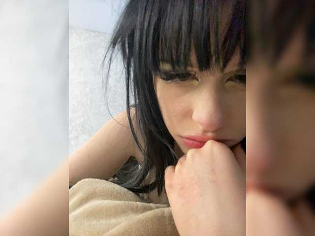 emog1rl's BongaCams show and profile