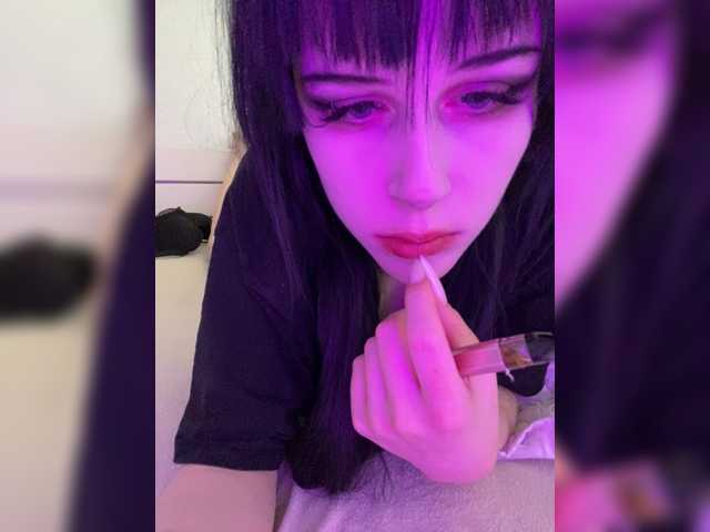 emog1rl's BongaCams show and profile