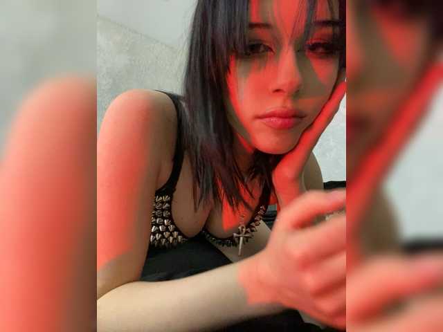 emog1rl's BongaCams show and profile