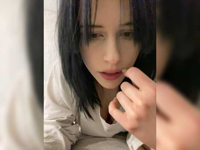 emog1rl's BongaCams show and profile