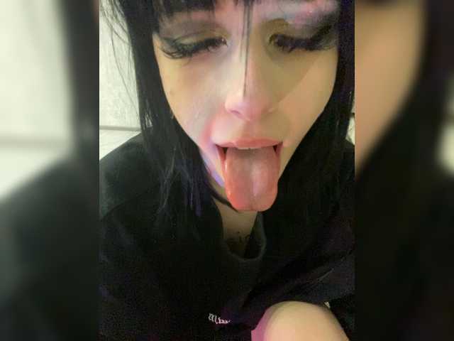 emog1rl's BongaCams show and profile