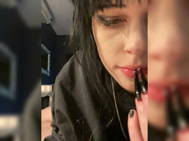 emog1rl profile photo