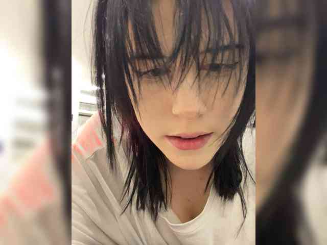 emog1rl Live Webcam on BongaCams