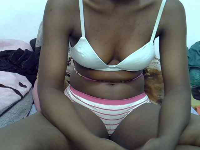 Sexyshaz webcam