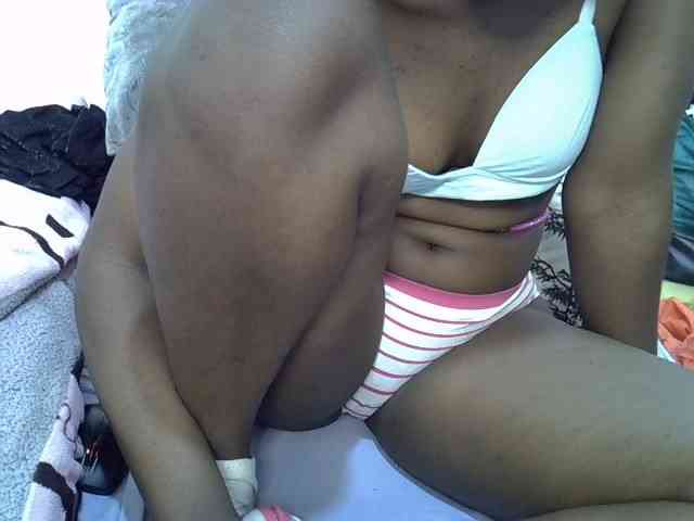 Sexyshaz webcam