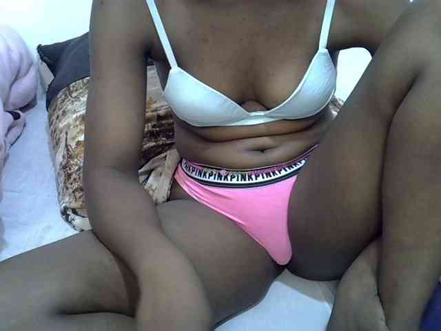 Sexyshaz webcam