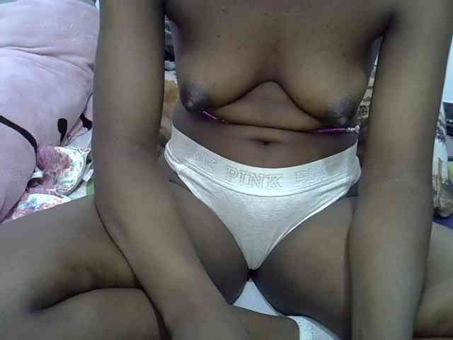Sexyshaz webcam