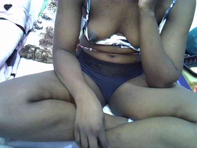 Sexyshaz webcam