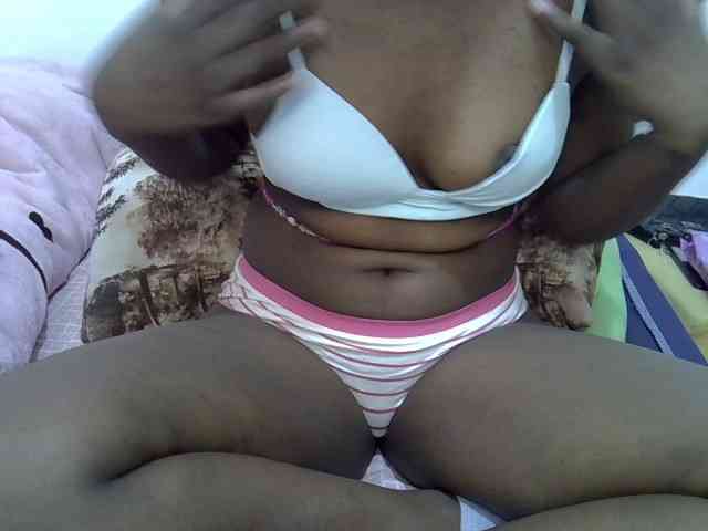Sexyshaz bongacams