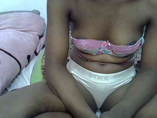 Sexyshaz webcam