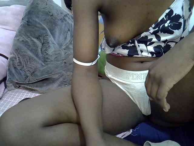 Sexyshaz webcam