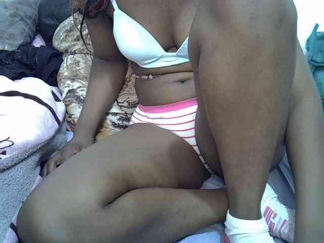 Sexyshaz webcam