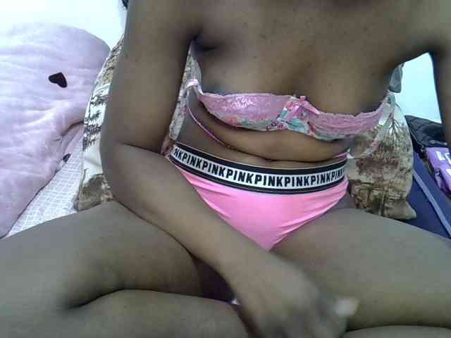 Sexyshaz webcam