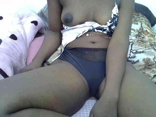 Sexyshaz webcam